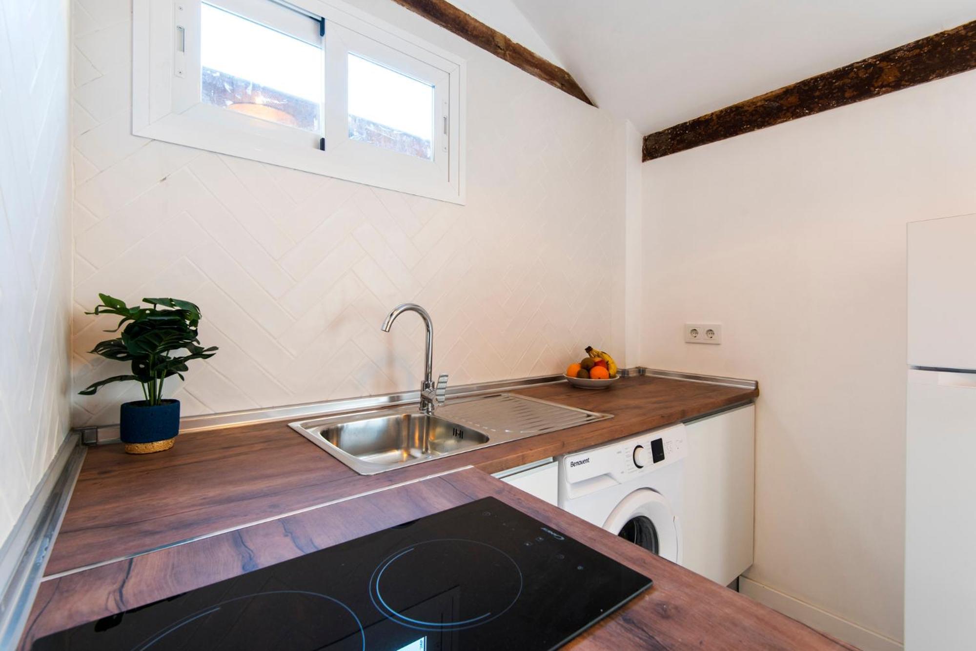 Picasso Square Penthouse, Sunny Terrace In The City Center Apartamento