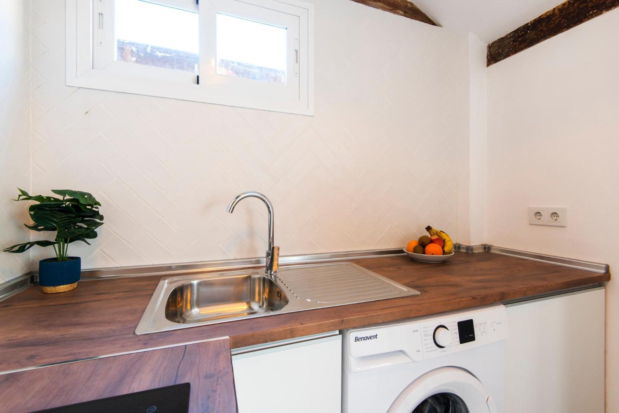 Apartment Picasso Square Penthouse, Sunny Terrace In The City Center *